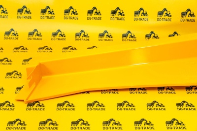 Направляющая капота левая верхняя JCB (Original) 332/P5299 (1)